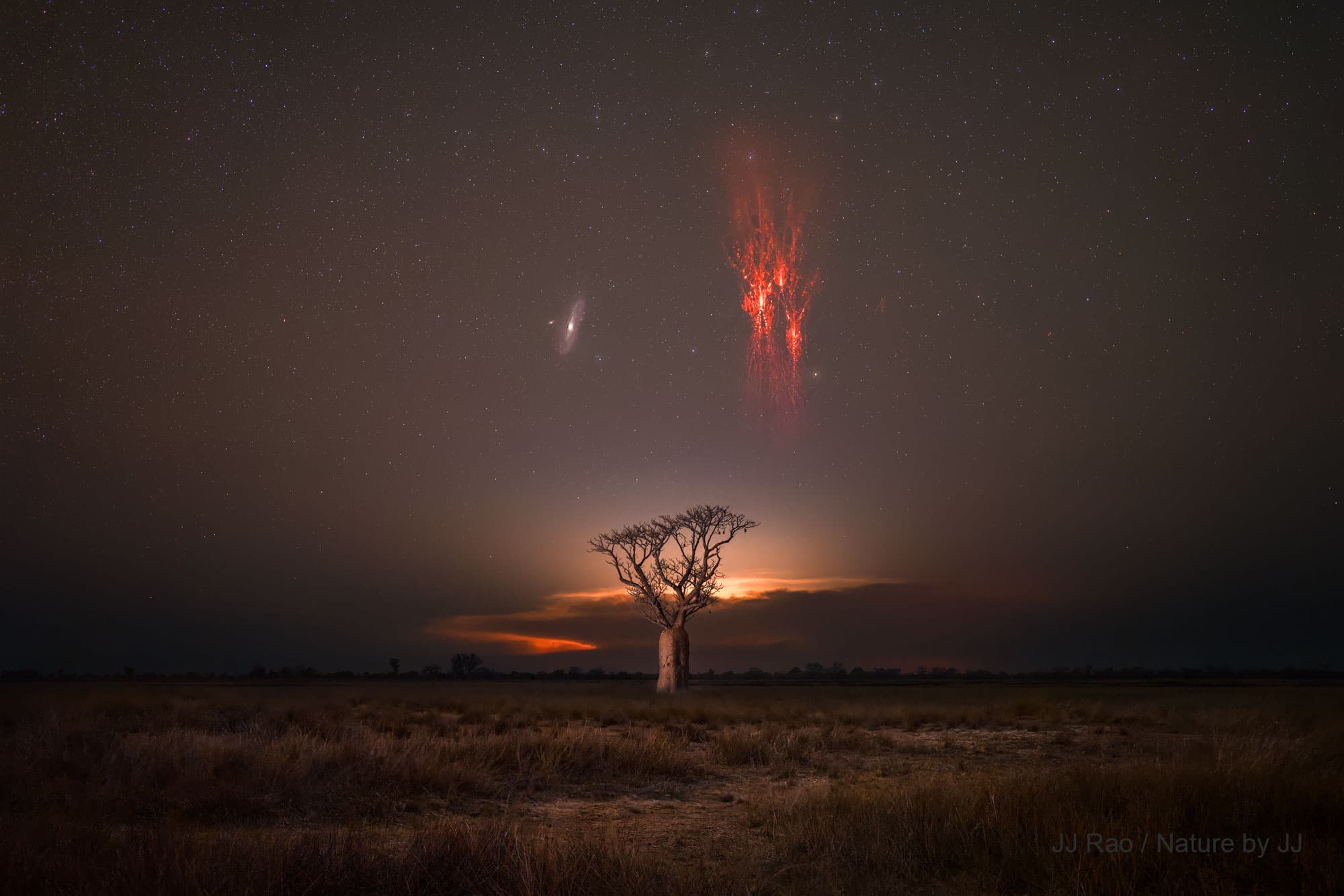 NASA obrázek dne: Andromeda a Sprites nad Austrálií