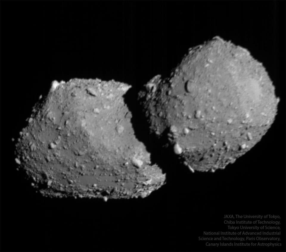 NASA obrázek dne: Dvoulaločná planetka Torifune
