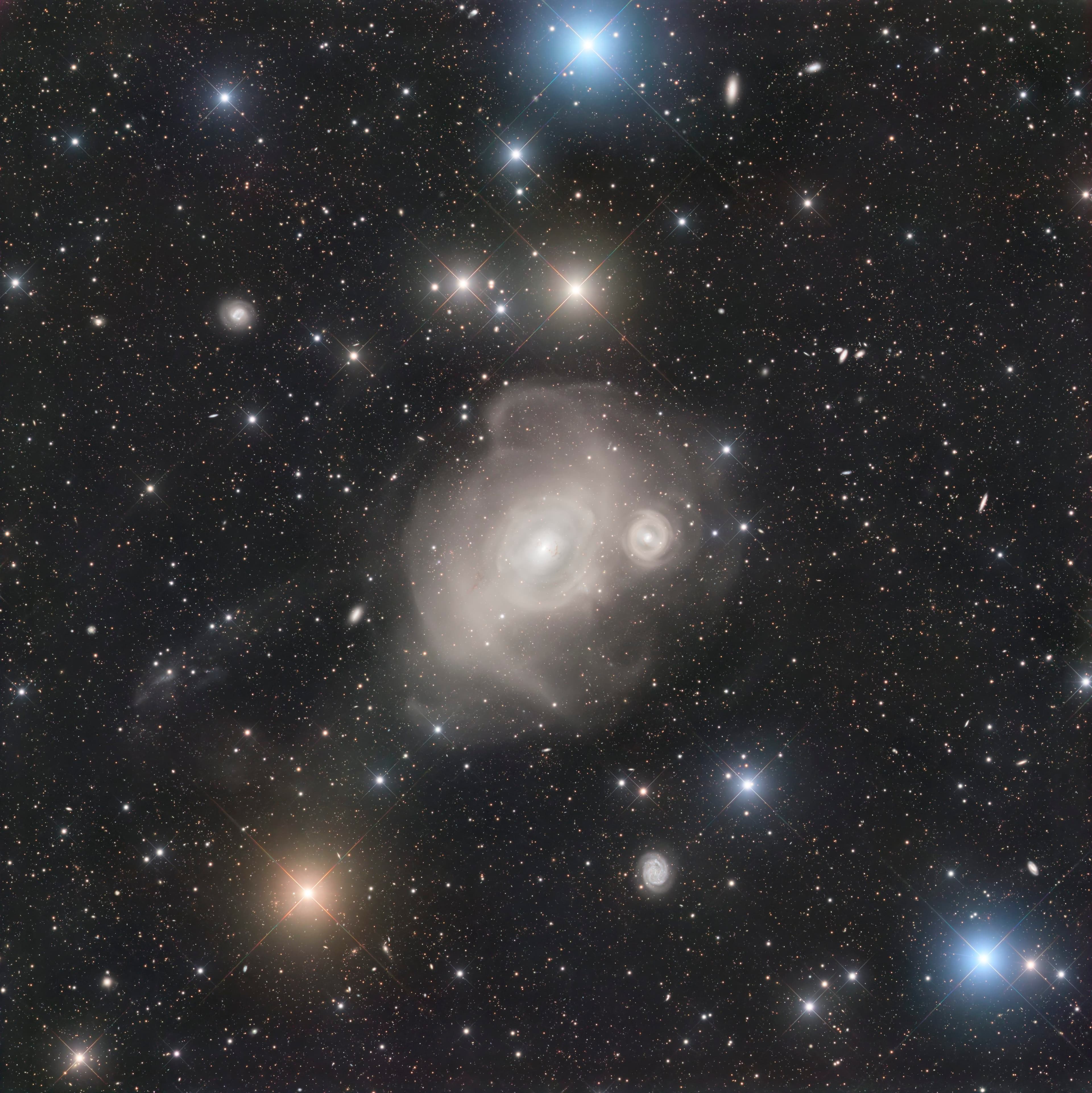 NASA obrázek dne: Galaxie v peci