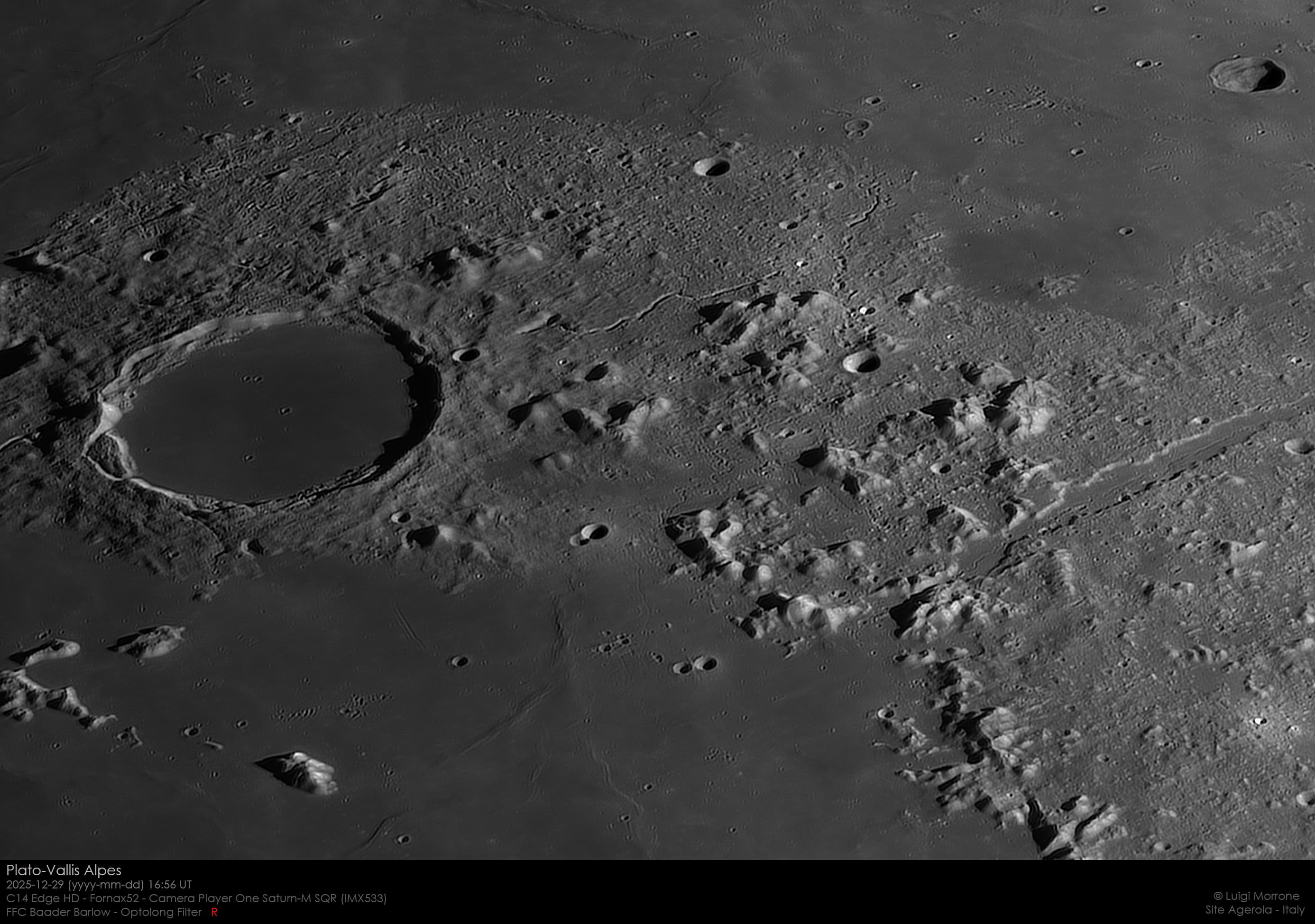 NASA obrázek dne: Platón a Měsíční Alpy