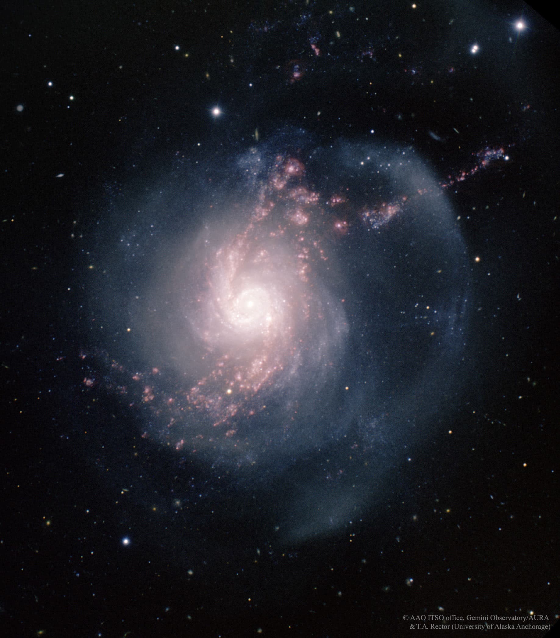 NASA obrázek dne: NGC 3310: Spirální galaxie ve tvaru hvězdy
