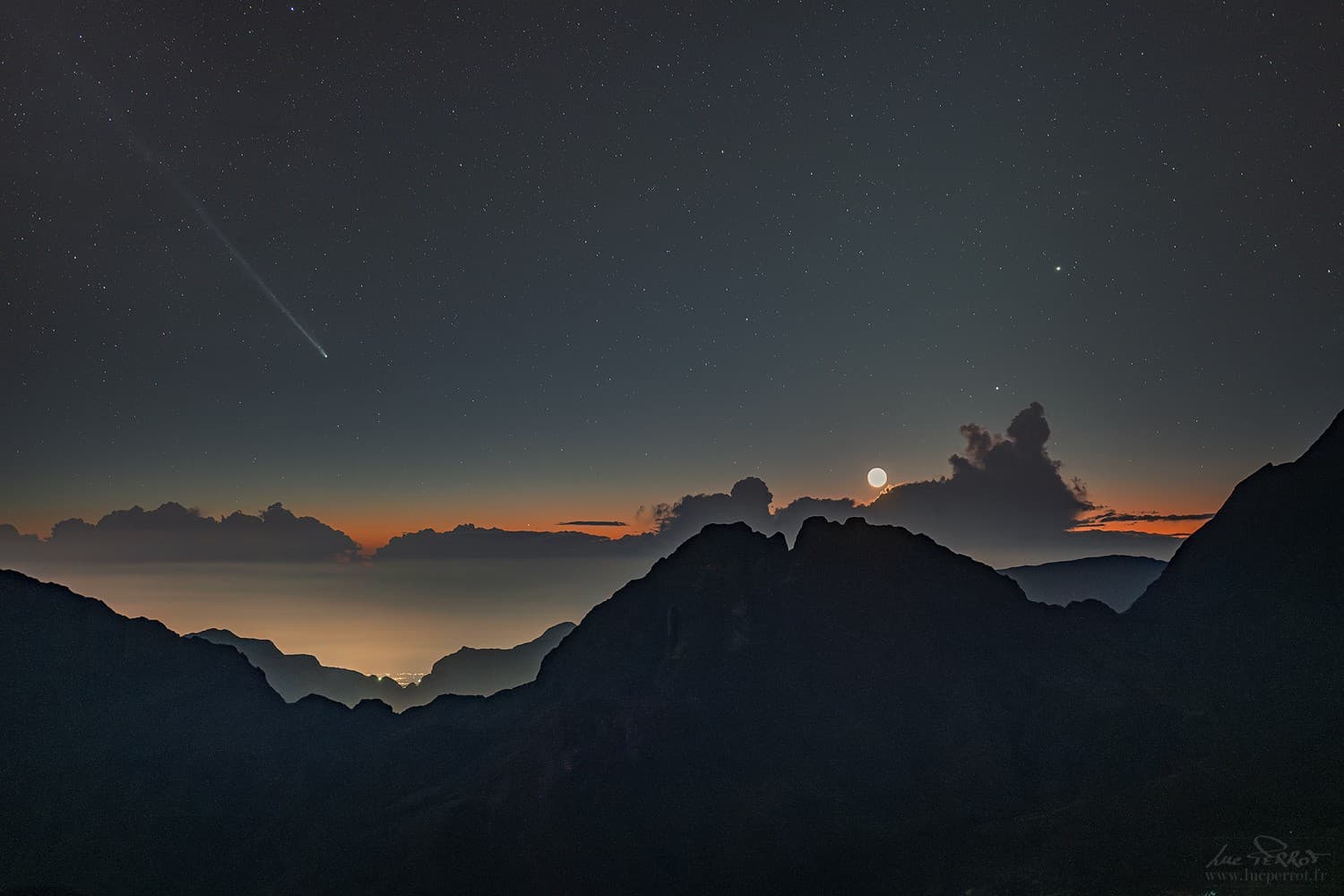 NASA obrázek dne: PanSTARRS a planety