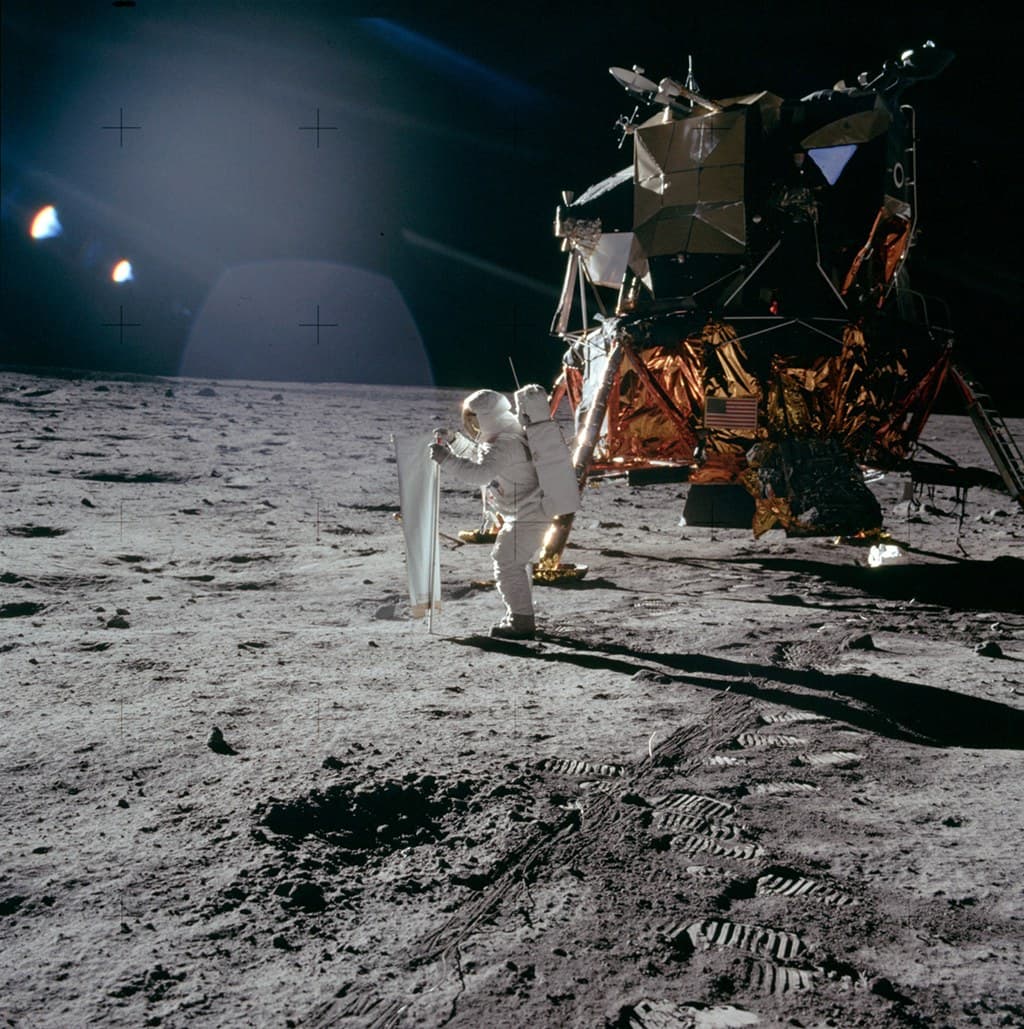 NASA obrázek dne: Apollo 11: Trochu sluníčka